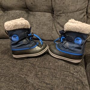 Sorel Blue Yoot Pac boys toddler size 9